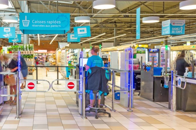 Hôtesse de caisse au Super U Saint-Jean-de-Monts